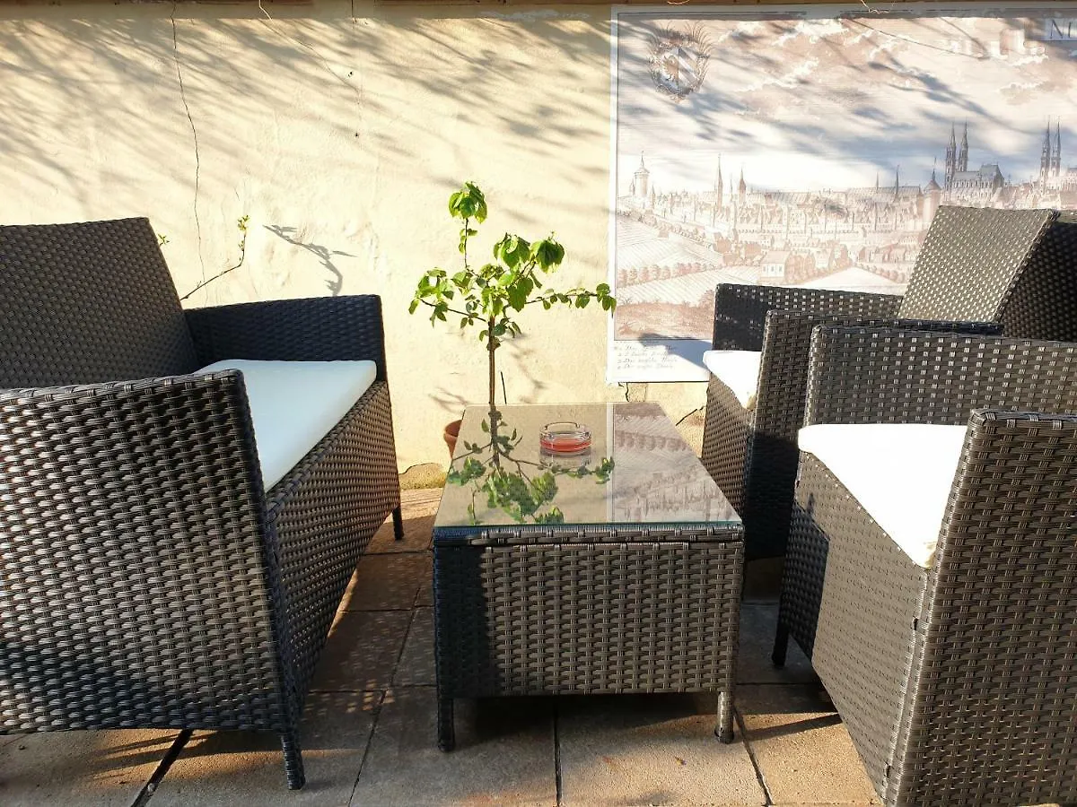 House With 3 Apartments In Nurnberg City  ニュルンベルク